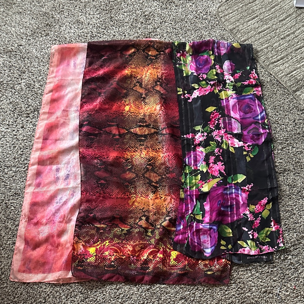 Three Scarf’s